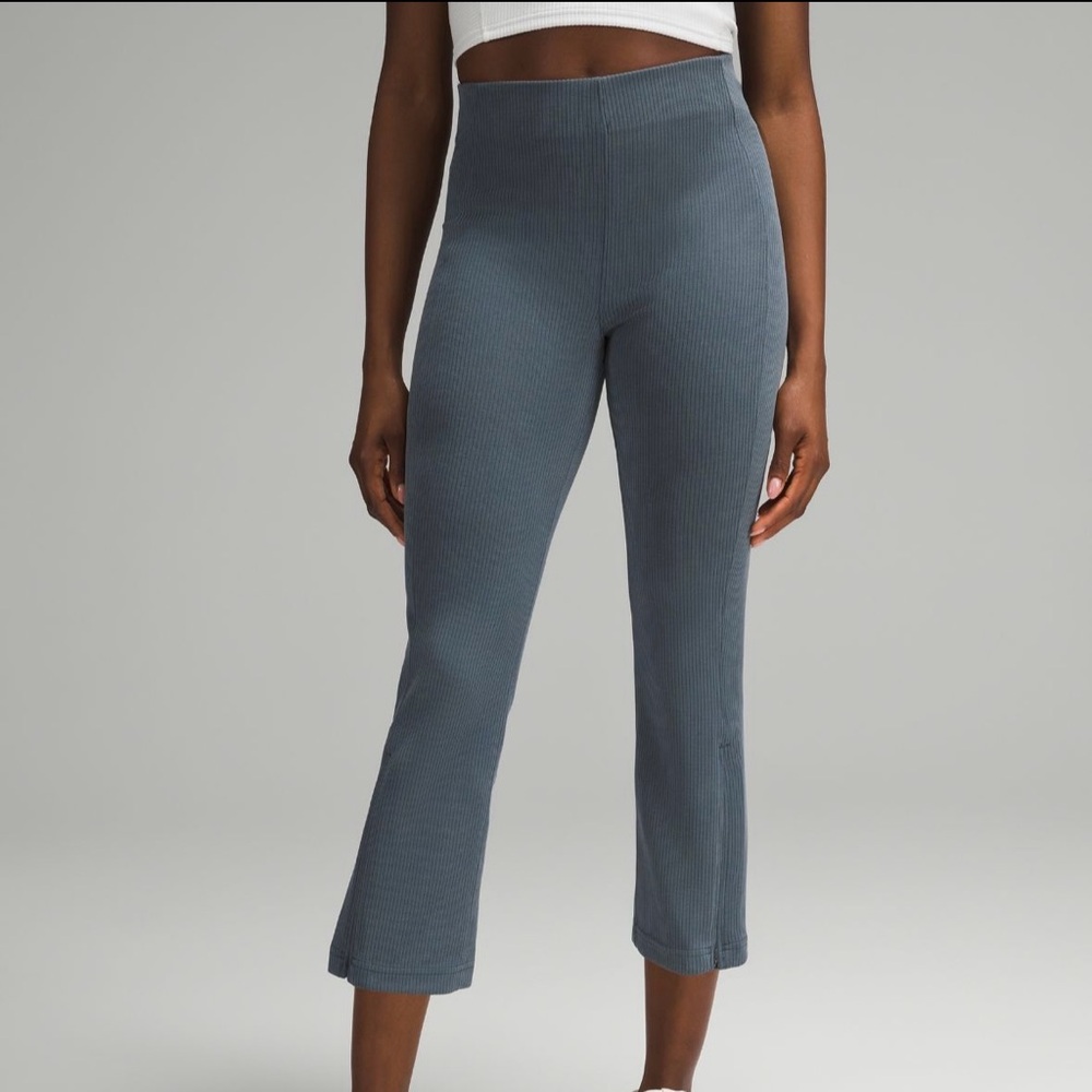 Lululemon ribbed softstreme cropped Pants